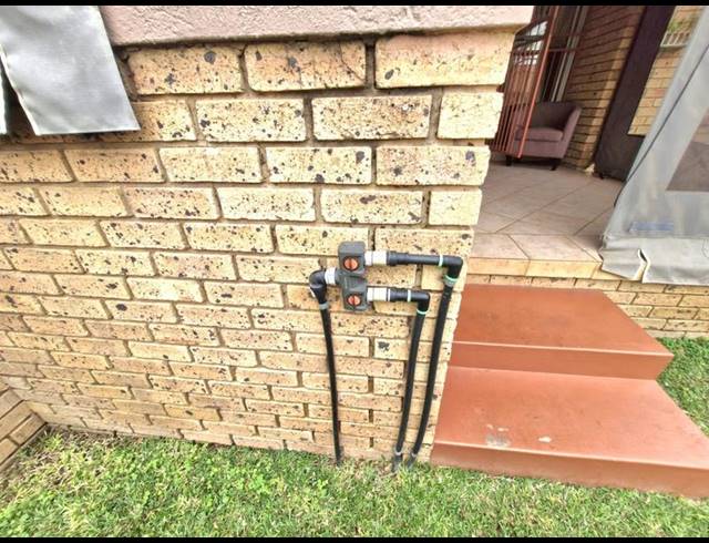 2 BEDROOM TOWNHOUSE FOR SALE IN MAGALIESKRUIN